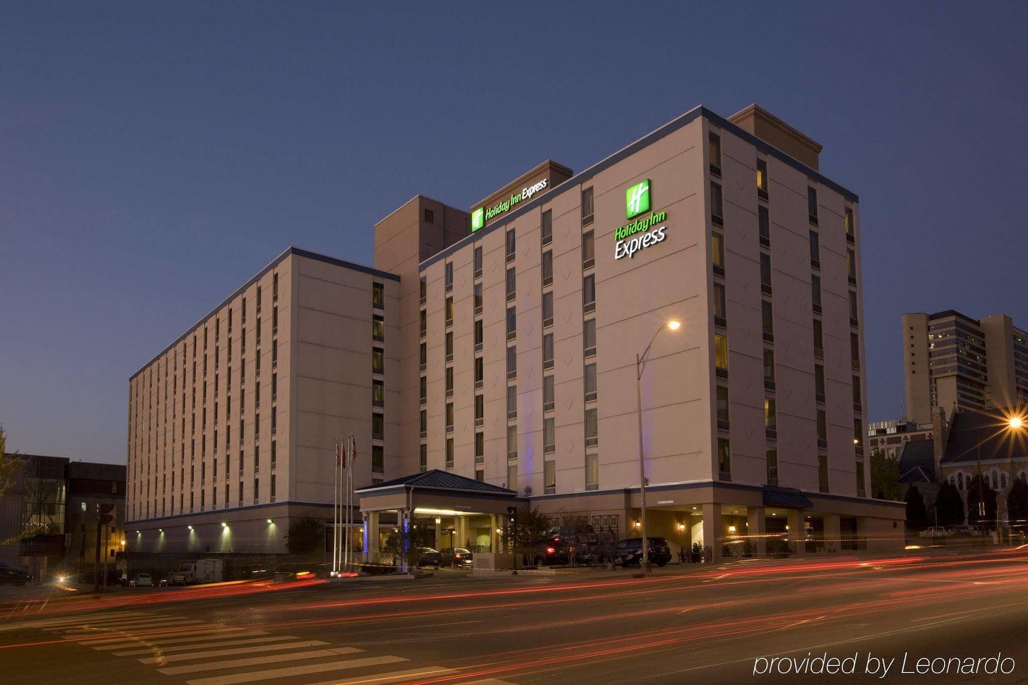 Holiday Inn Express Nashville-Downtown - Broadway By Ihg Exterior foto
